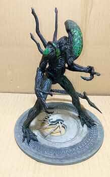 マクファーレン　エイリアン　3体セット Amazon.co.jp: McFarlane マクファーレン AVP エイリアン